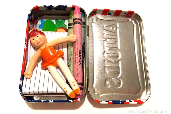Just the right size for all of your travelers to pack their Road Trip essentials! A fun and easy Altoids tin craft. #RoadTripHacks #Randalls #ad