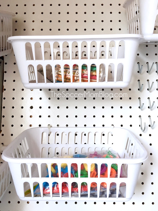Some of the most talented and creative family bloggers share their top organization hacks for all parts of your life and home! Easy, frugal, & do-able ideas from kitchen, to bathroom, to kids rooms and more!