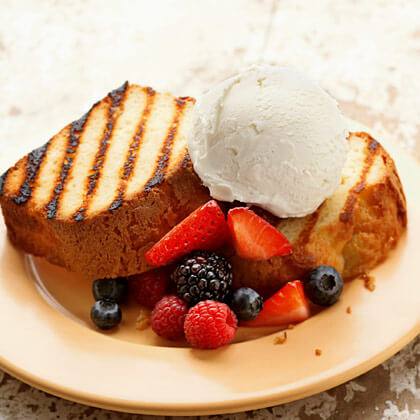 pound cake with fresh berries