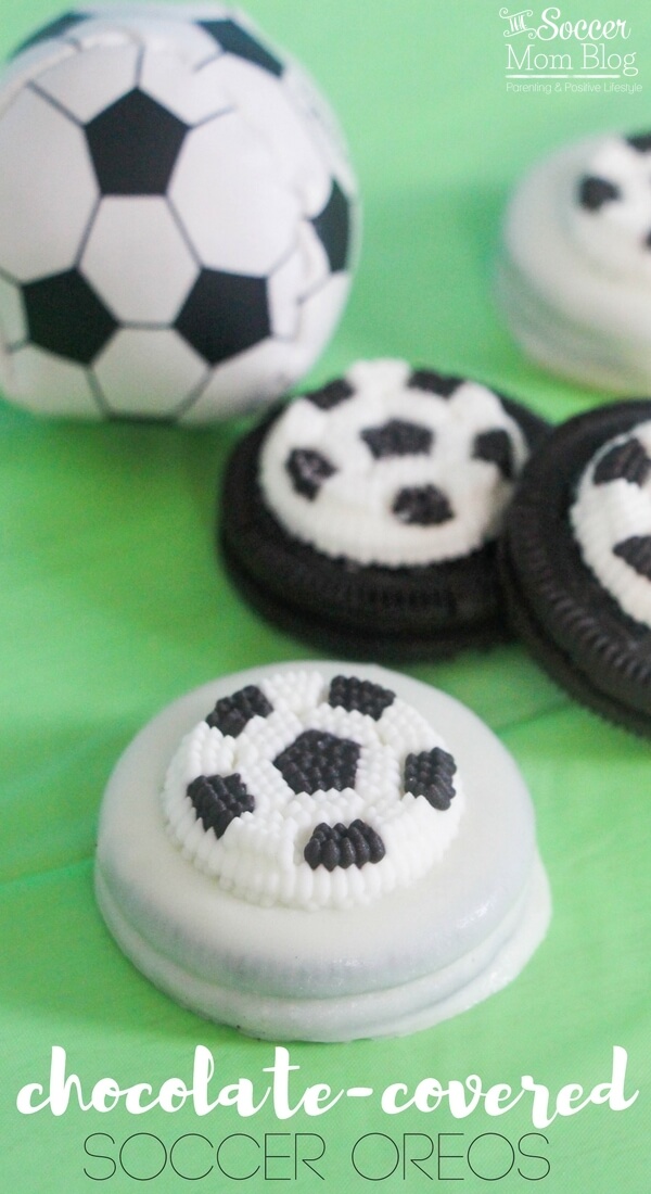 Perfect for a soccer-themed kids birthday party or post practice treat! Chocolate covered soccer Oreos are an easy dessert recipe & guaranteed crowd-pleaser!