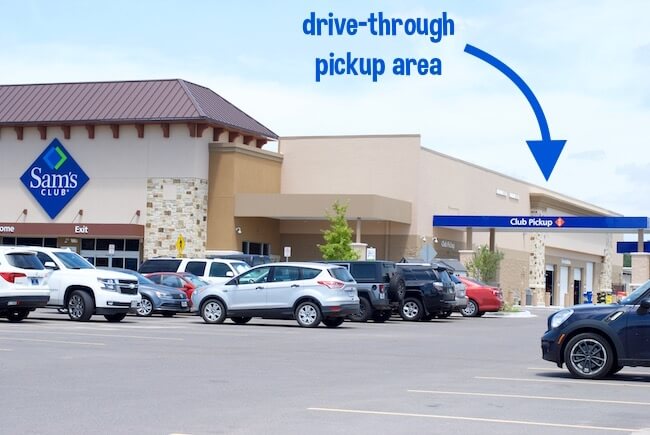 Drive through grocery shopping isn't just a dream anymore with Club Pickup from Sam's Club! How to use this free service to make your life SO much easier.