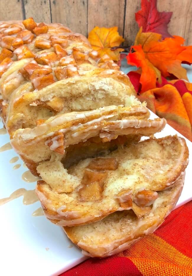 A crave-able and share-able Country Apple Fritter Bread that is just the thing for Fall! Layers of sweet apples sandwiched between buttery biscuit dough. 
