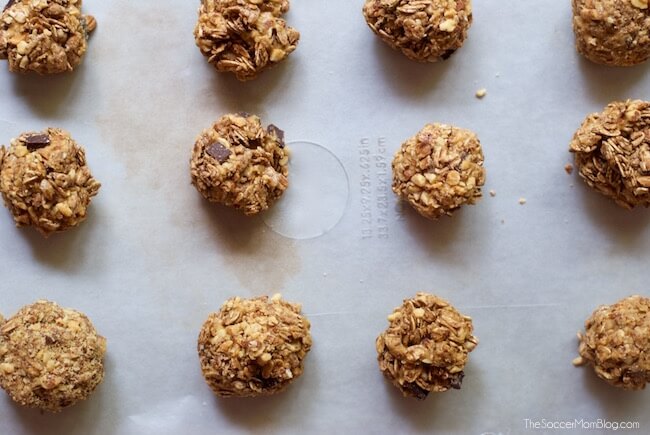 These chocolate peanut butter protein balls are pure genius!! Kid-approved, high-protein, whole grains, gluten free, and EASY to make! (Only 3 ingredients!)