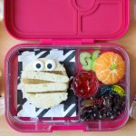 A spooky Halloween bento lunch that kids will love to eat (and you can feel good about serving). Protein, fruits, and veggies and so much fun!