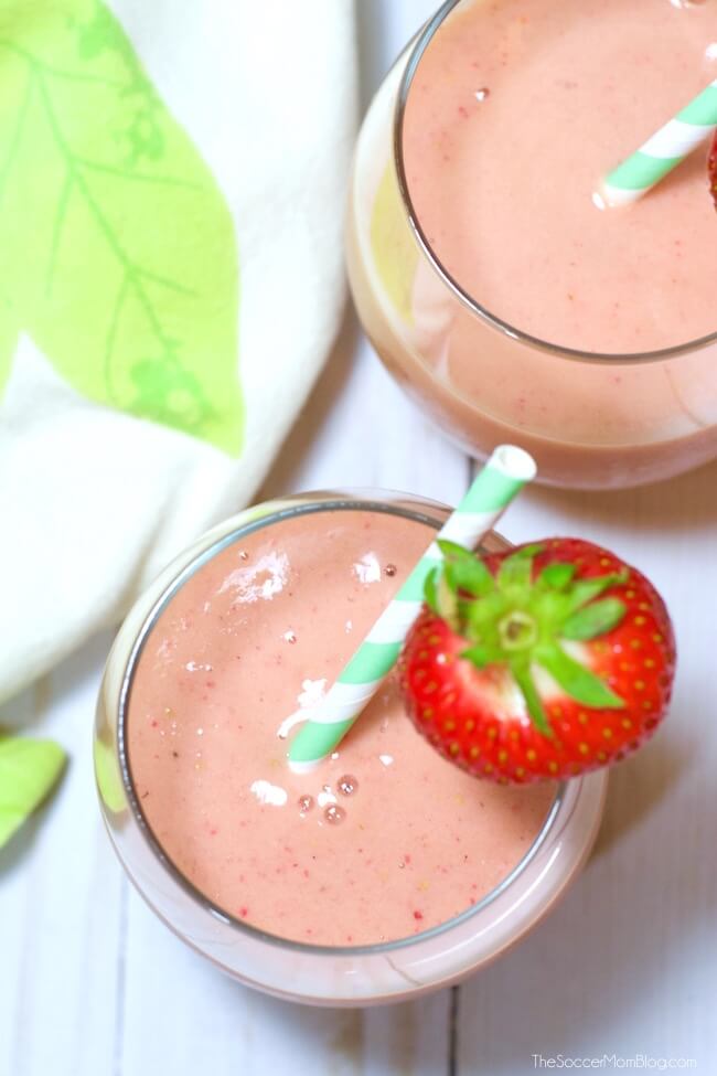 Get the benefits of collagen without the effort of bone broth! This delicious collagen boosting smoothie is packed with goodies that your body will love!