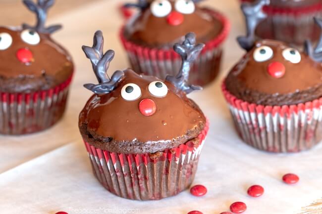 Reindeer cupcakes that look like Rudolph