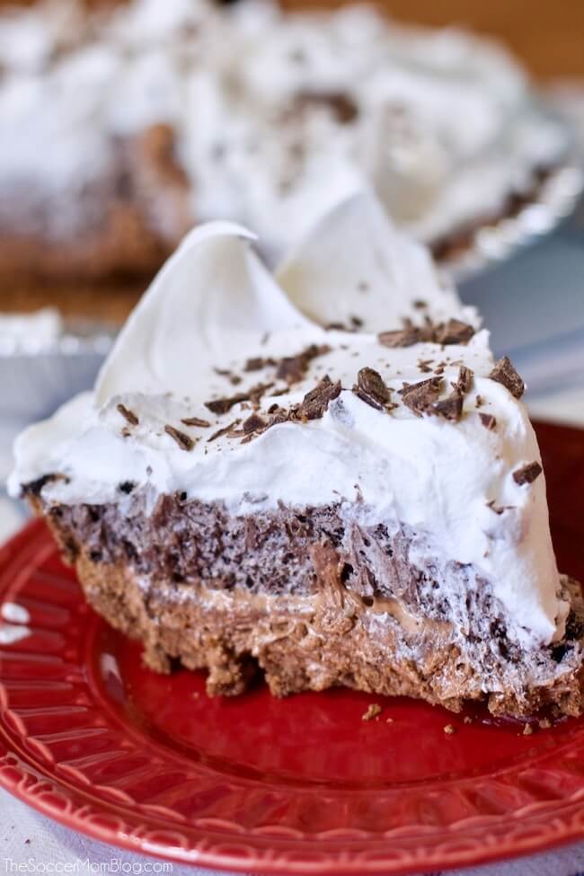 Fluffy, creamy, chocolate-y, crunchy...all of the above! It doesn't get any easier than this decadent no-bake cookie pie! (Only minutes to prep!)