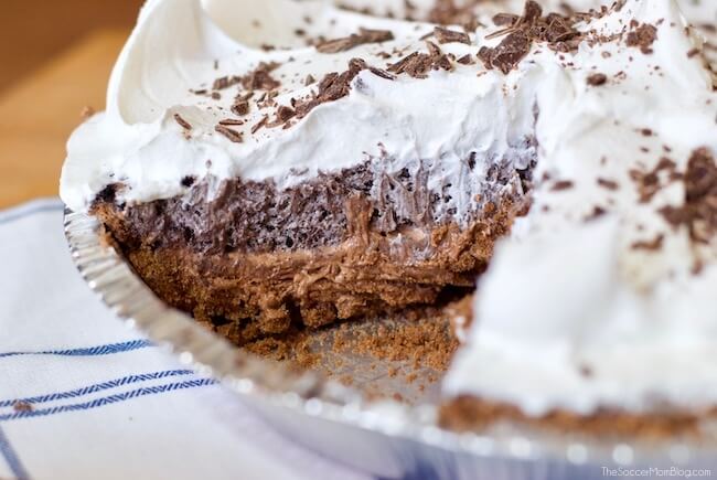 Fluffy, creamy, chocolate-y, crunchy...all of the above! It doesn't get any easier than this decadent no-bake cookie pie! (Only minutes to prep!)