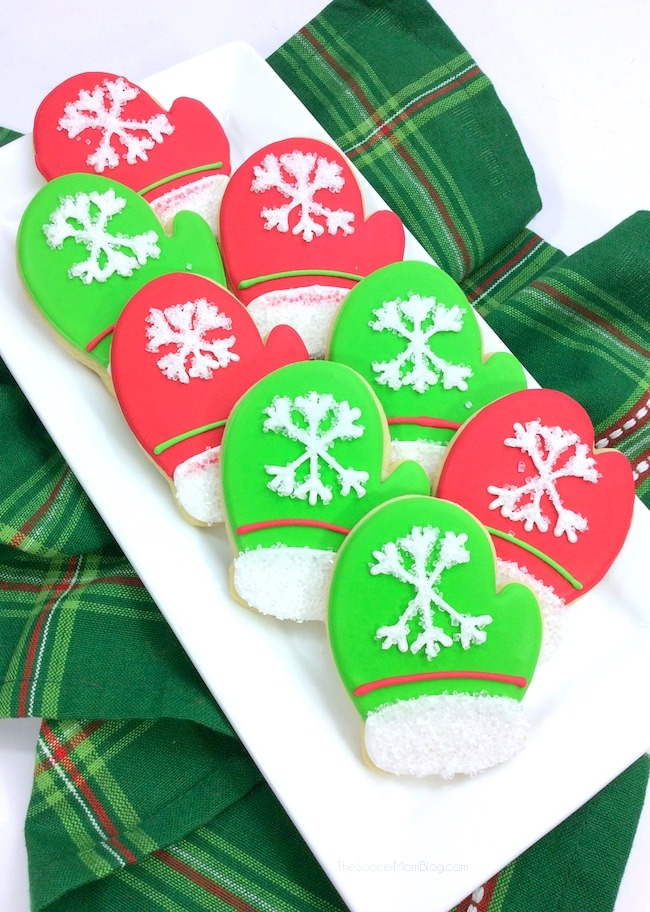 These Christmas mitten sugar cookies are almost too cute to eat!! A gorgeous holiday recipe perfect for parties, teacher gifts, or for Santa!
