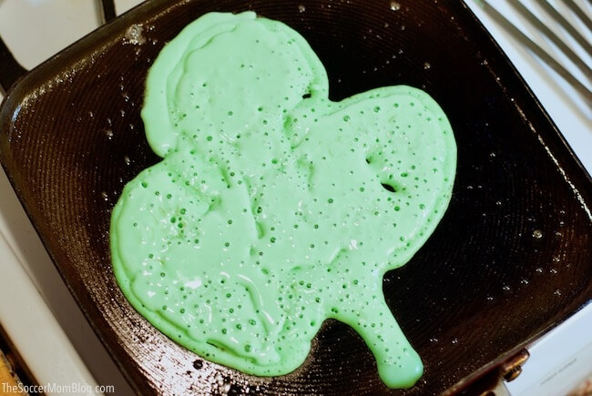 How to make Shamrock pancakes for St. Pattys Day