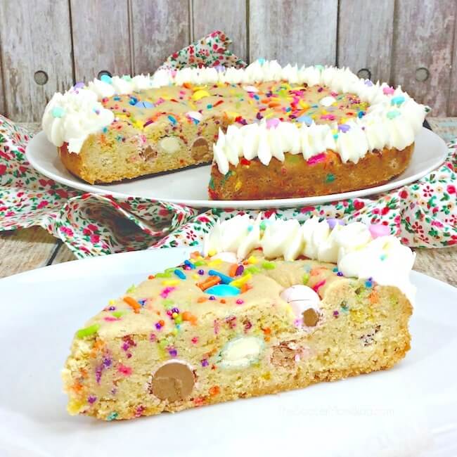 This Easter Funfetti Cookie Cake is just LOADED with goodies!!