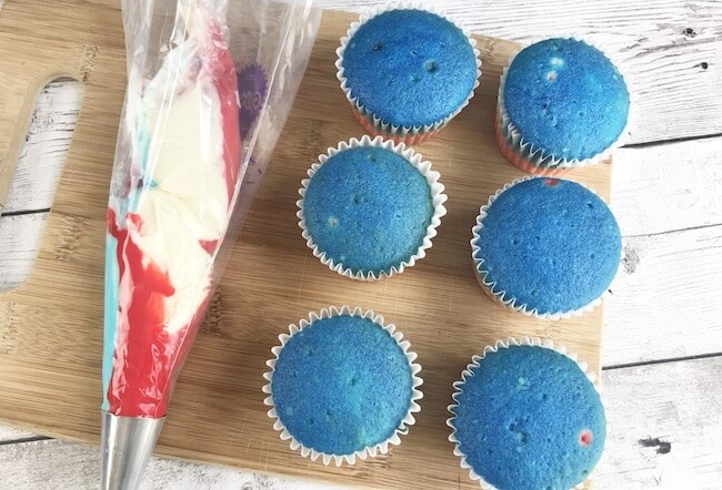 blue cupcakes with red white and blue icing