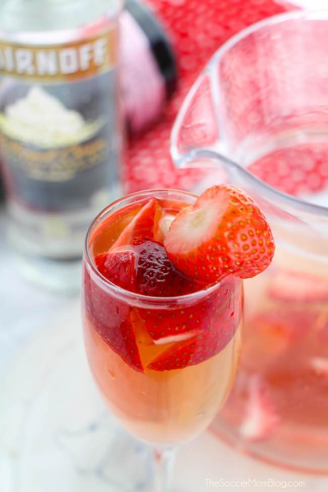 A fresh update on a traditional brunch cocktail, this Strawberry Shortcake Bellini is perfectly pretty and oh-so-refreshing!