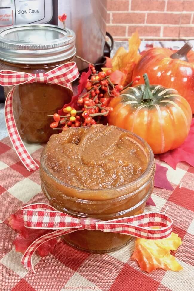 It's Fall in a jar! This Instant Pot Pumpkin Apple Butter is easy (less than 30 minutes to make!) and apple-solutely delicious!