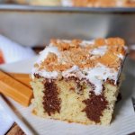 WOW!! This Pumpkin Pie Kit Kat Poke Cake is the perfect mix of chocolate, pumpkin, soft, and crunchy!