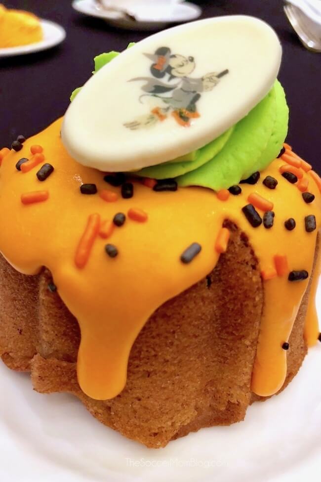 Halloween Minnie Bundt Cake
