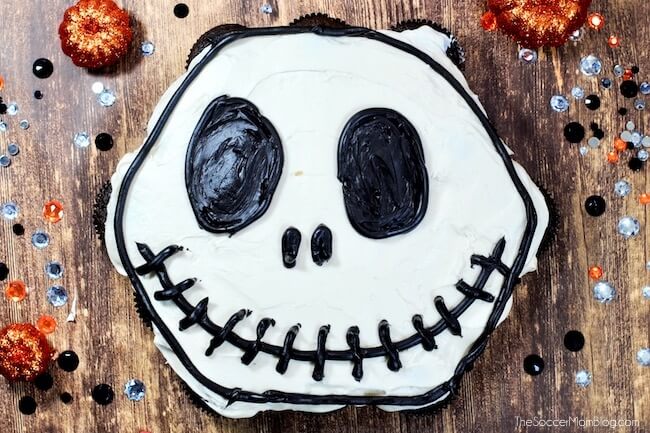 How to make a skeleton Halloween pull apart cupcake cake