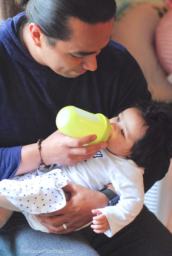 How to get a breastfed baby to drink from a bottle - tips that really work! 