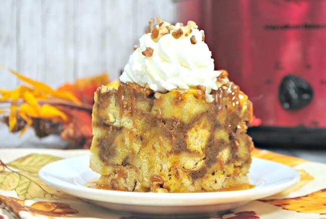 The perfect (easy) Fall breakfast! This Slow Cooker Fall French Toast Casserole is bursting with all of your favorite flavors of the season!