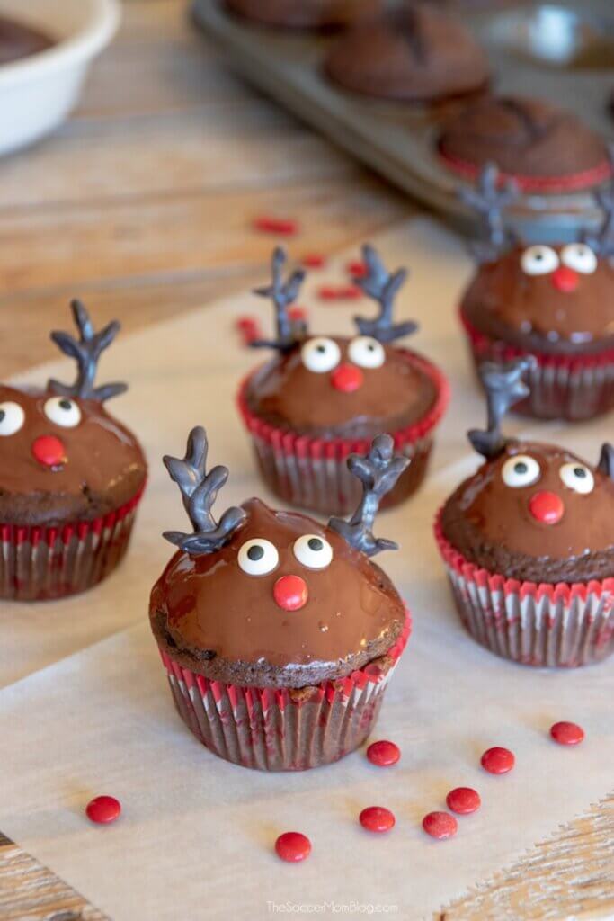 chocolate reindeer cupcakes with chocolate antlers