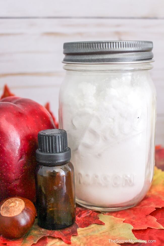 With just a small amount of this Apple Pie Carpet Deodorizer, your home will smell like a fresh apple pie!