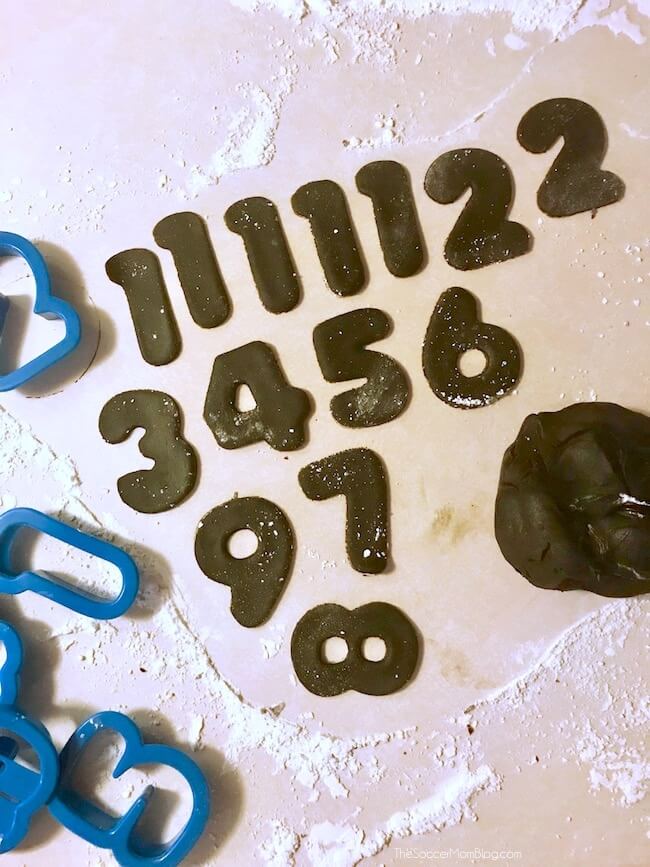 making numbers out of black fondant