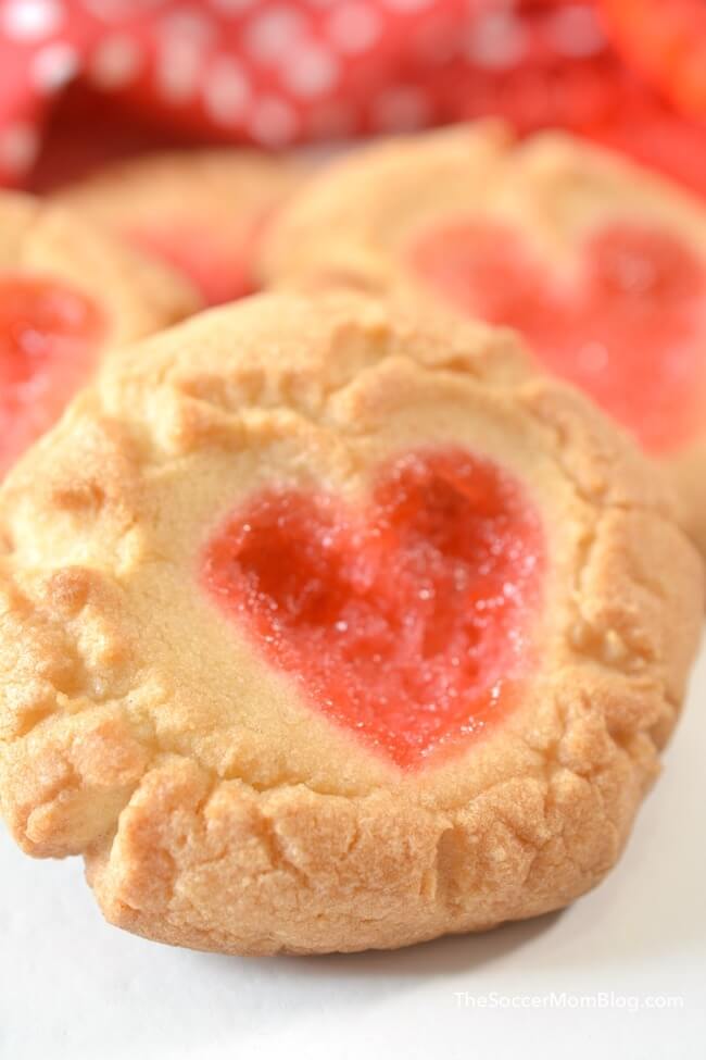 cookies with a heart in the middle made from gummy bears