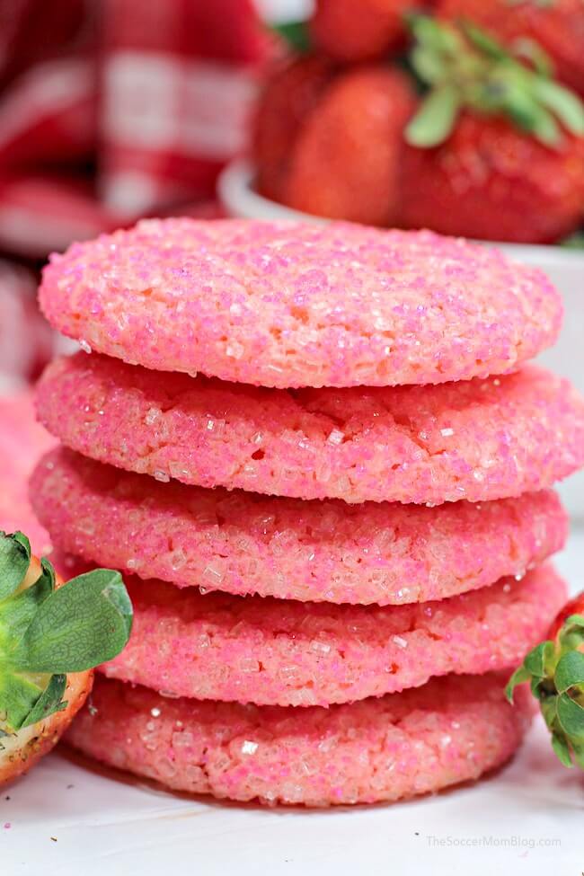 It doesn't get more festive than these bubbly pink strawberry champagne cookies! Click for photo step by step recipe for boozy and non-alcoholic versions!