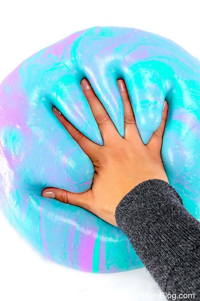 This is the BEST fluffy slime recipe!! 4 ingredients, super fluffy, and silky smooth!