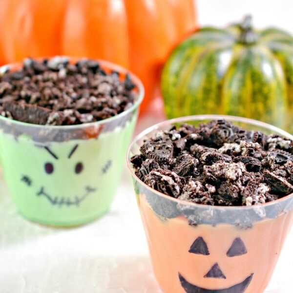 Easy Halloween Pudding Cups - The Soccer Mom Blog