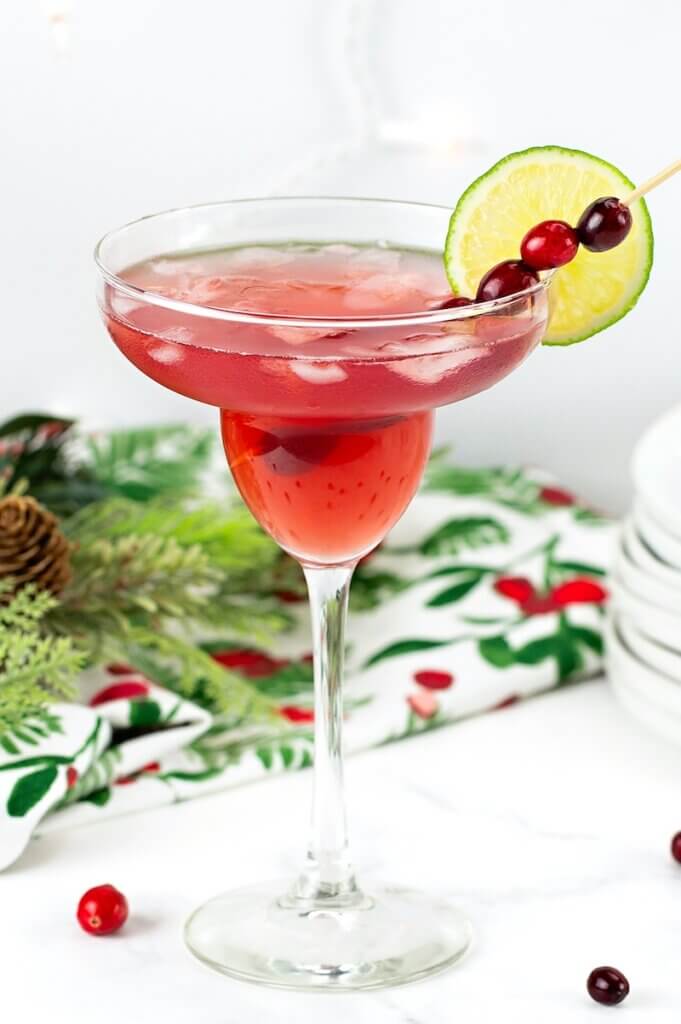 Christmas margarita recipe with cranberries and lime