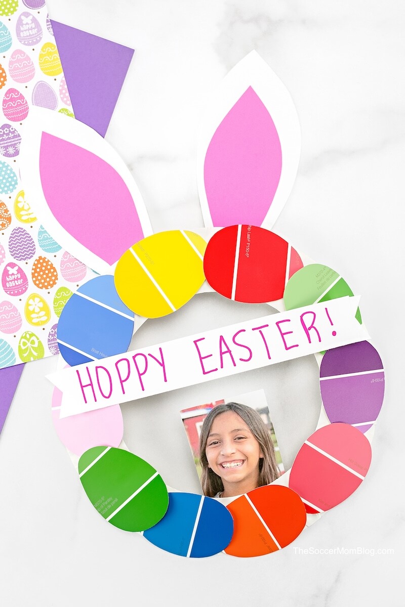 paper plate Easter bunny wreath made with paint strips