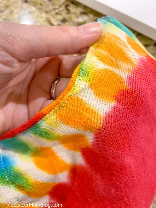 sewing a fabric face mask from a t-shirt