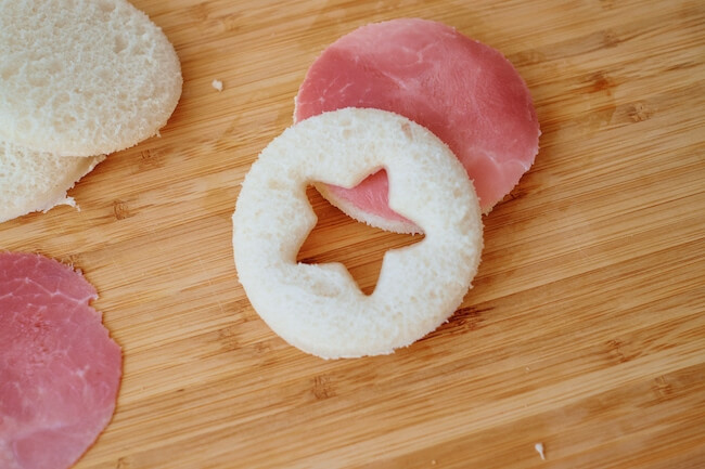 These adorable Ham Stars Sandwiches are a fun lunchbox treat!