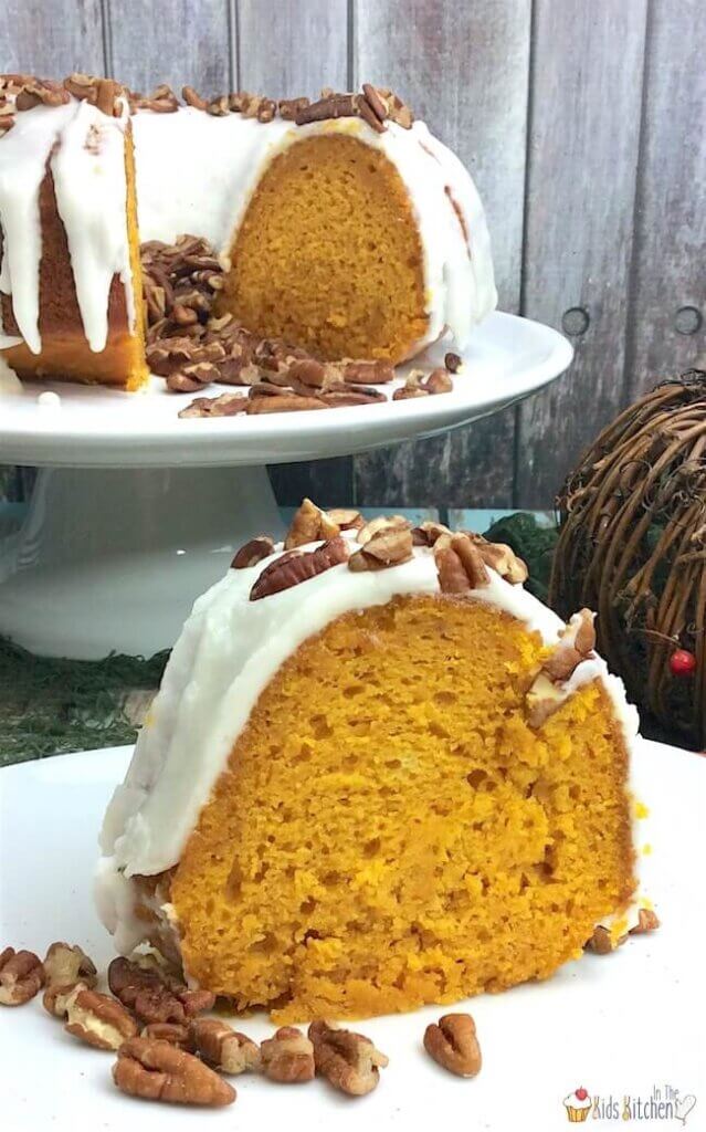 pumpkin bundt cake with cream cheese icing