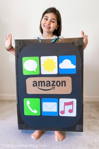 little girl in a cell phone Halloween costume