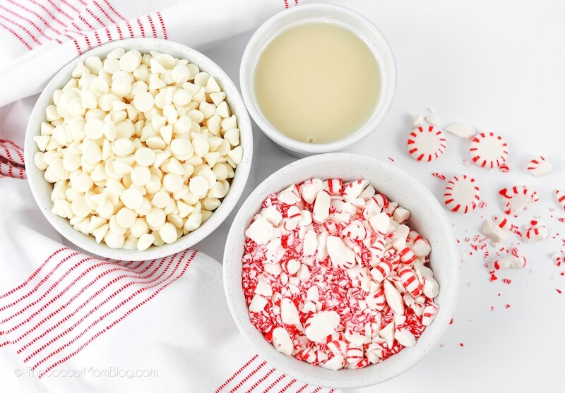 candy cane fudge ingredients: white chocolate chips, condensed milk, peppermints