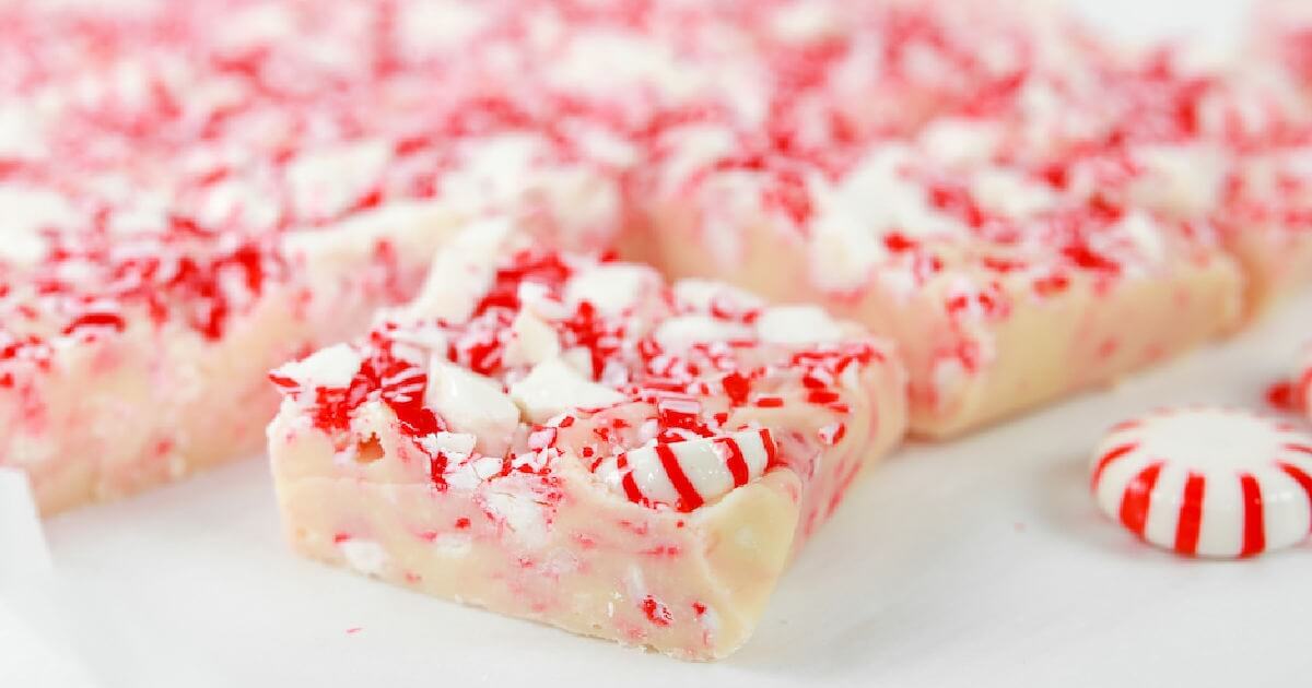 CANDY CANE FUDGE (Only 3 Ingredients!)