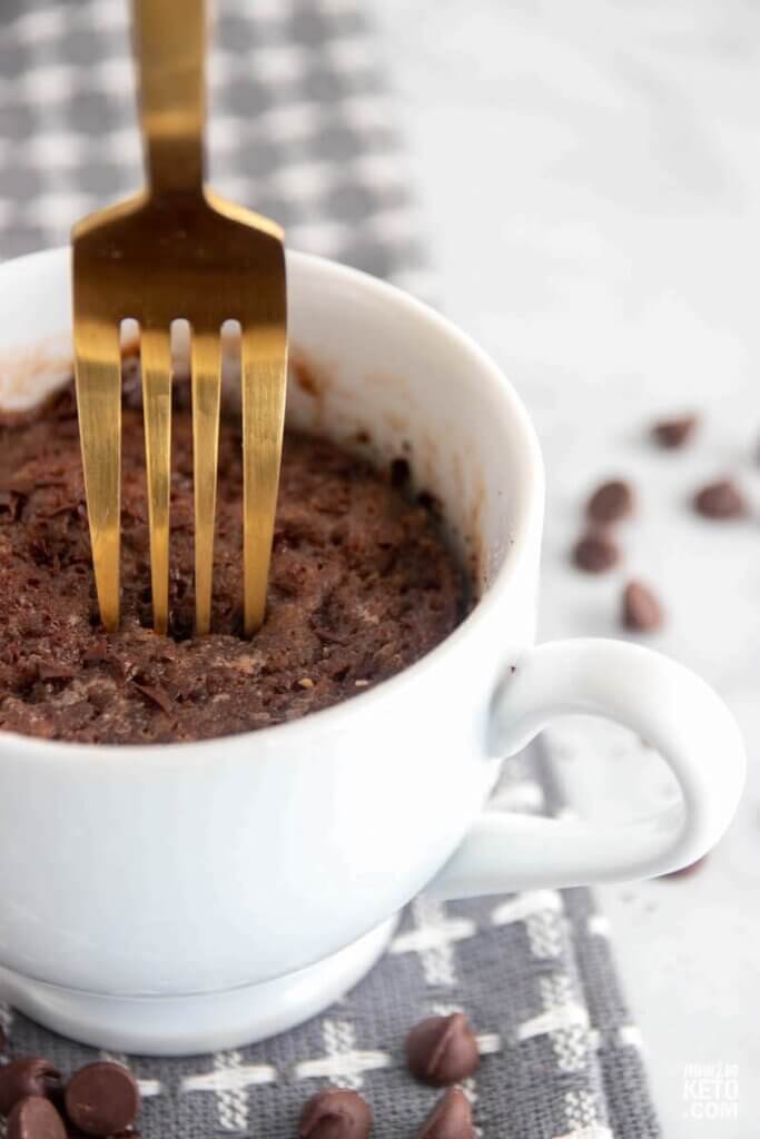 keto mug cake with chocolate and peanut butter