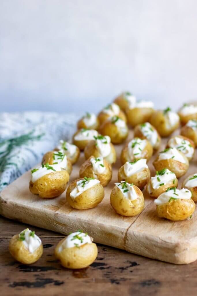 mini baked potatoes with sour cream