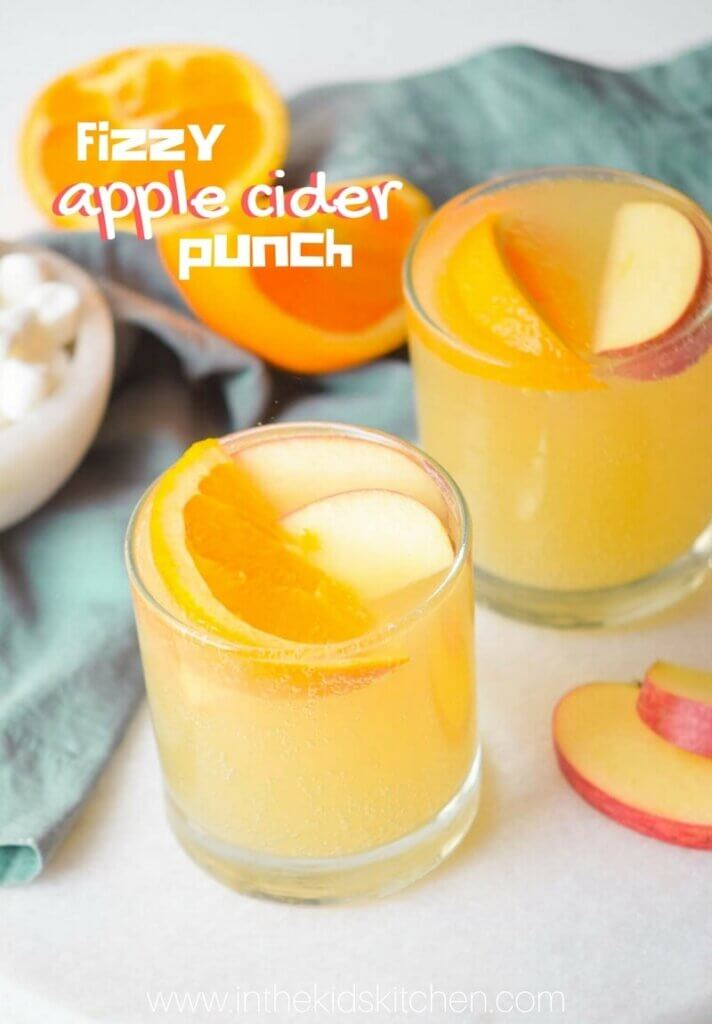 apple cider punch with fruit slices