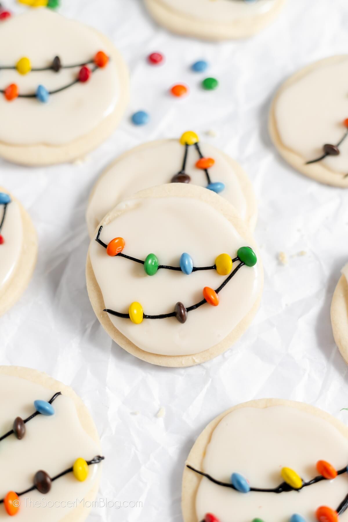 round cookies with Christmas light decorations