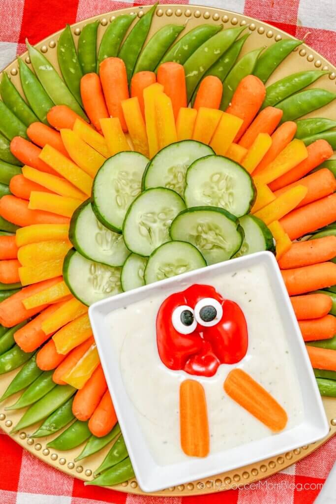 cold veggie platter arranged to look like a Thanksgiving turkey
