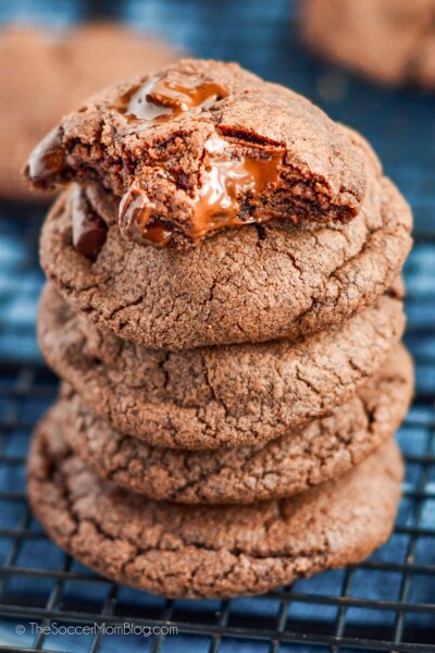 A stack of pudding mix cookies
