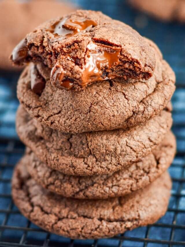 A stack of pudding mix cookies