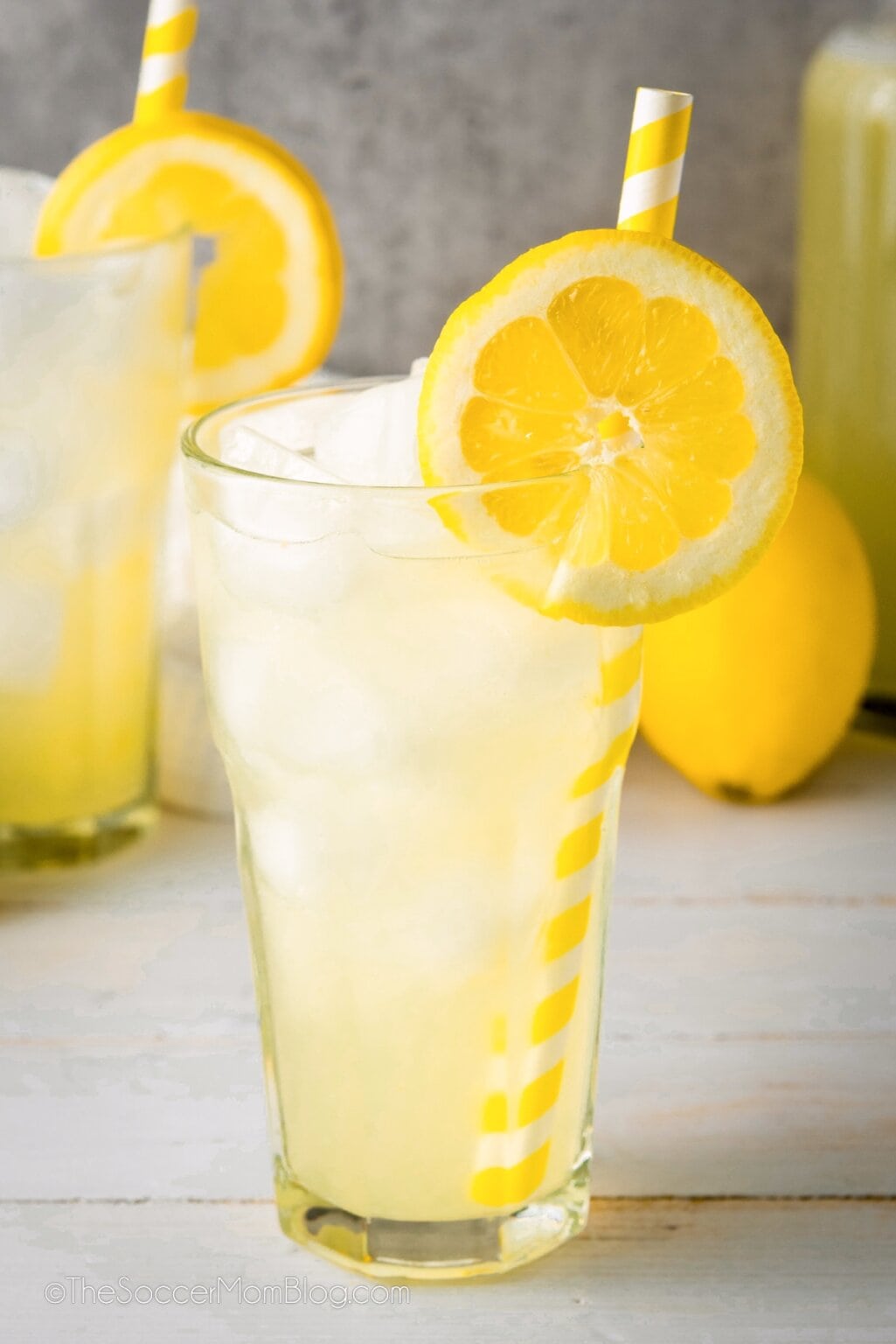 3-Ingredient Homemade Lemonade Recipe - The Soccer Mom Blog