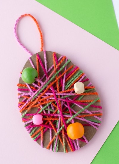 yarn wrapped Easter egg craft.
