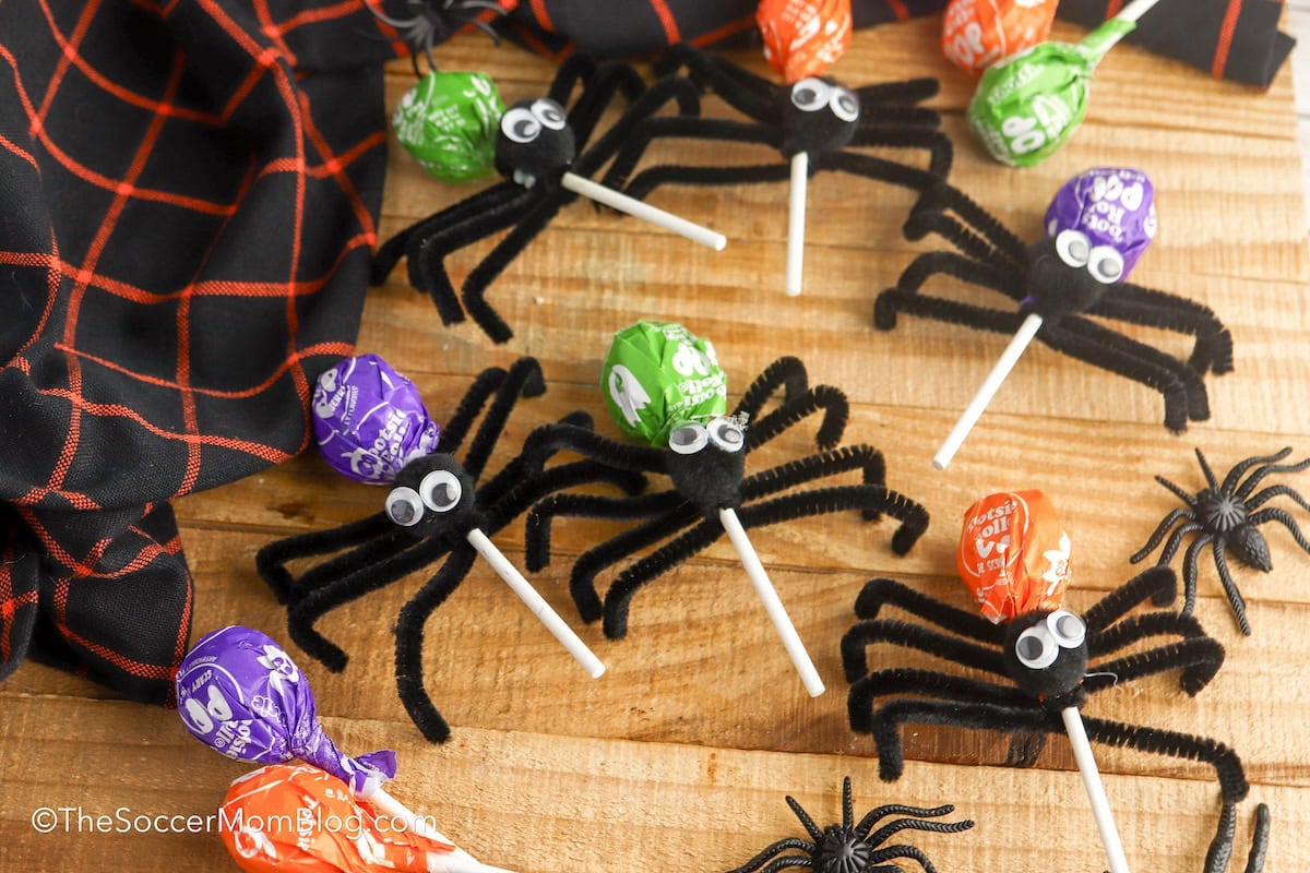 spider lollipops made with Tootsie Pops and pipe cleaners.